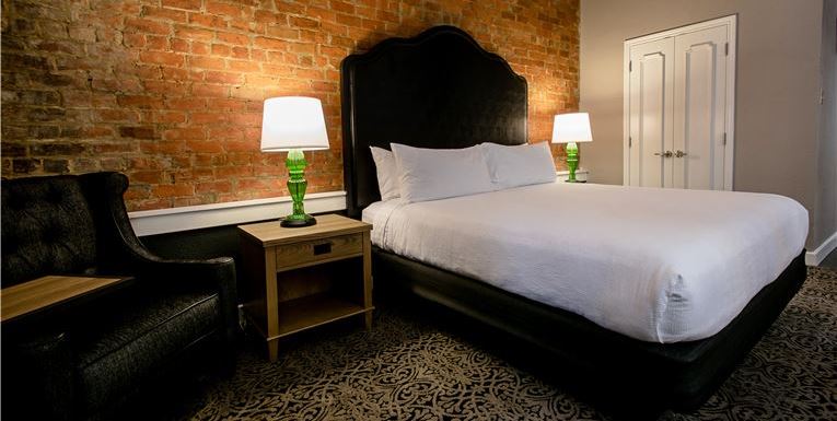 Chateau LeMoyne French Quarter, A Holiday Inn Hotel Creole Suite at New Orleans Chateau LeMoyne French Quarter, A Holiday Inn Hotel Creole Suite at New Orleans